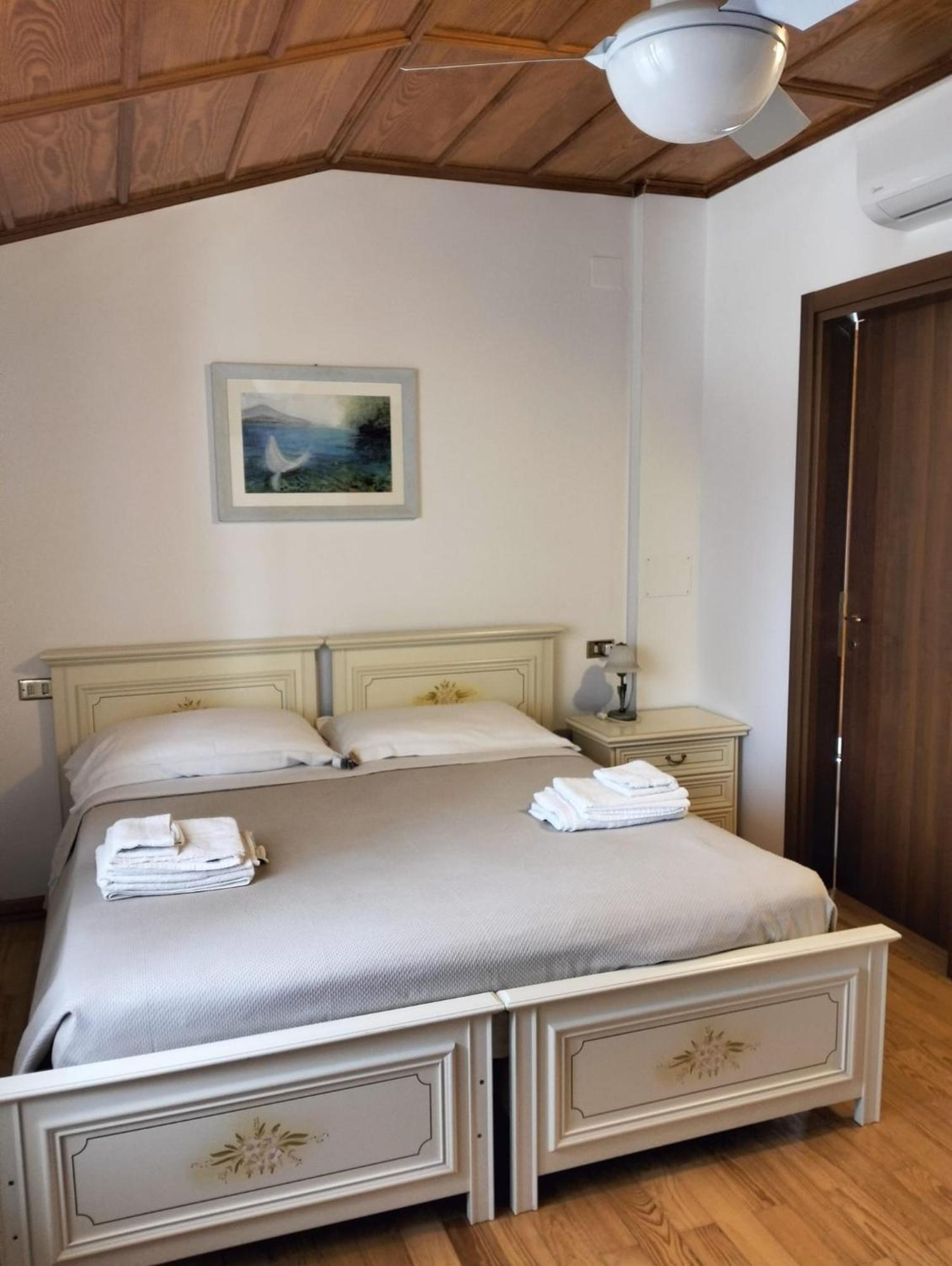 Villa Montegenco Comunanza Luaran gambar